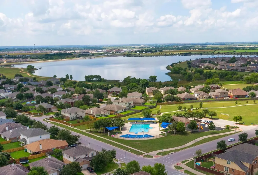 4312 Hidden Lake Crossing Pflugerville TX 78660