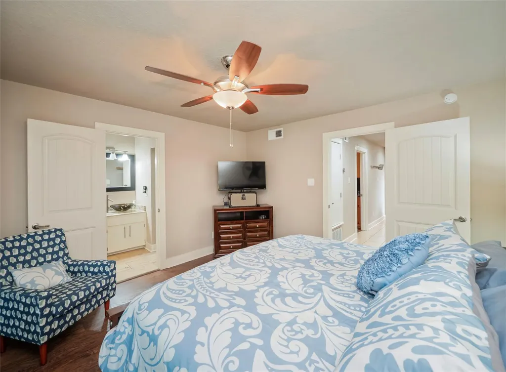 704 Horseshoe Bay Boulevard Horseshoe Bay TX 78657