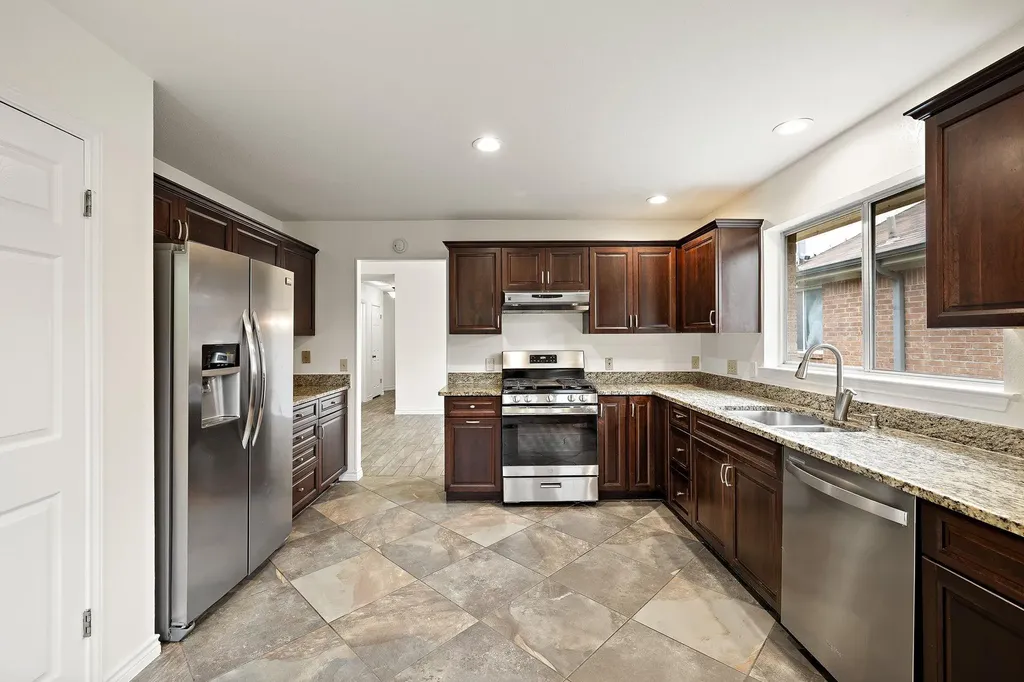 2422 Agarita Trail Round Rock TX 78665