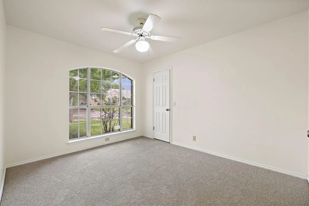 2422 Agarita Trail Round Rock TX 78665