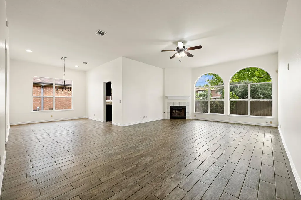 2422 Agarita Trail Round Rock TX 78665