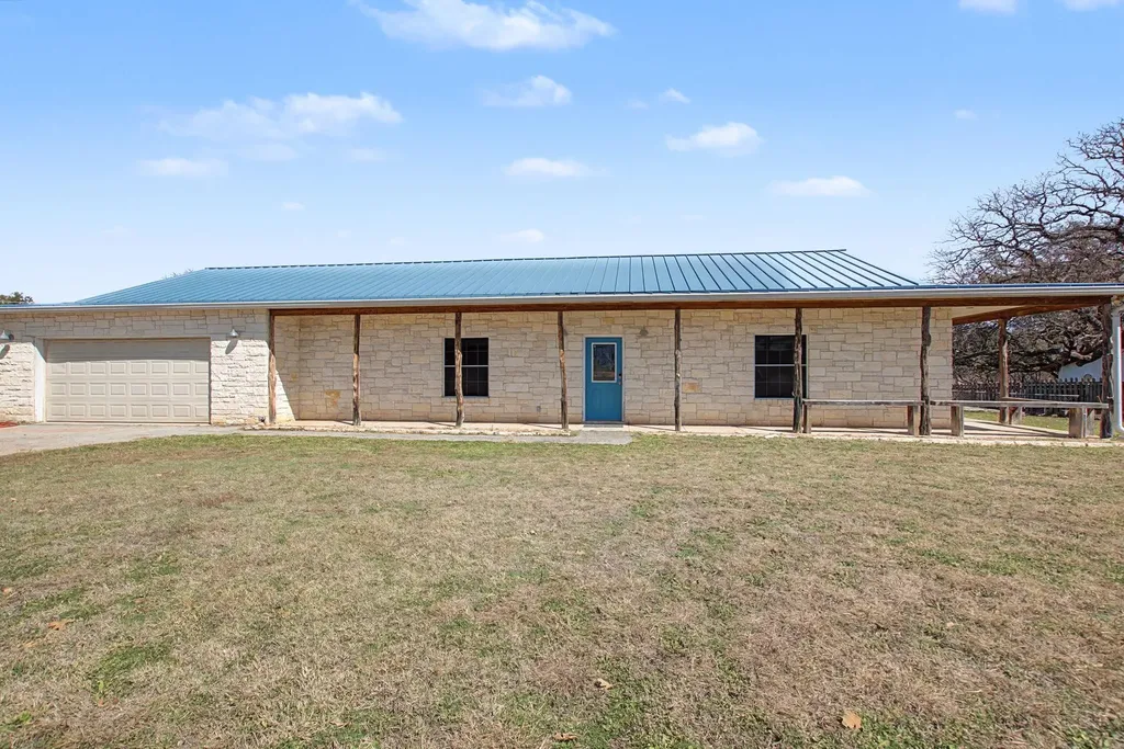 2207 Boxwood Circle Kingsland TX 78639