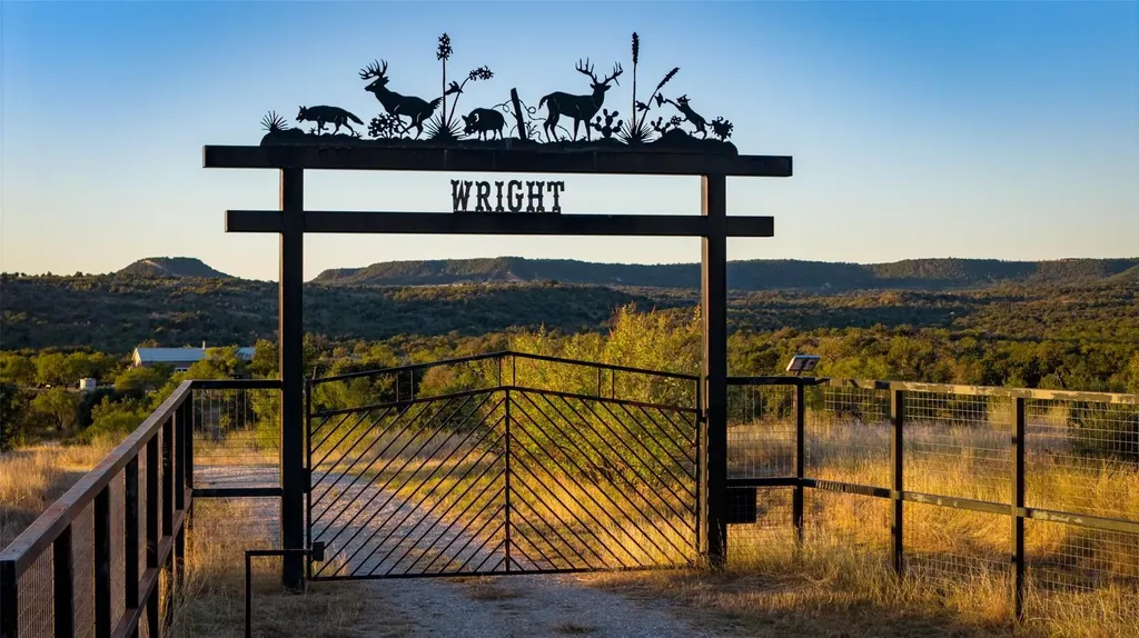 7702 Ranch Road 965 Llano TX 78624