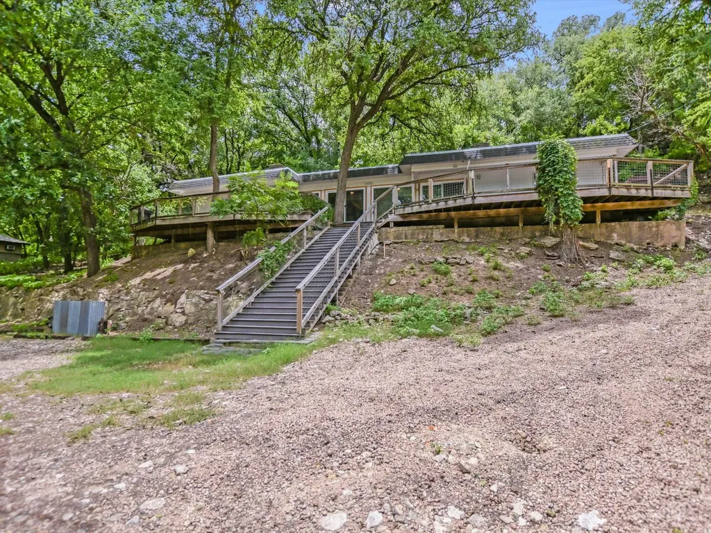 2903B Edgewater Drive Austin TX 78733