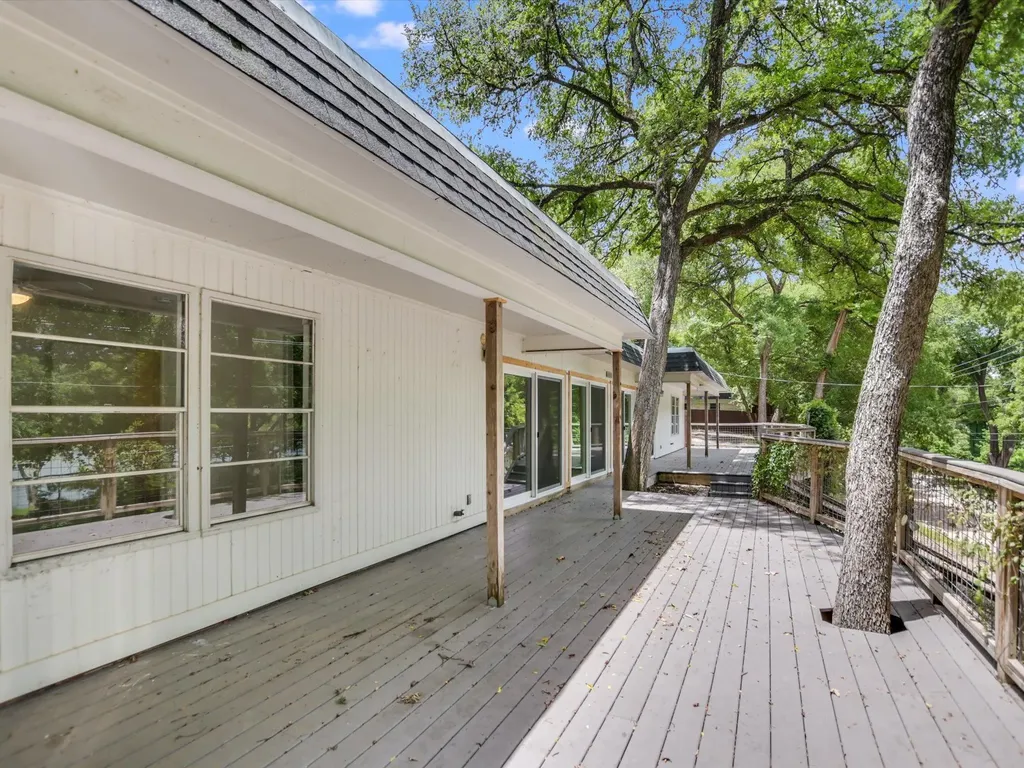 2903B Edgewater Drive Austin TX 78733