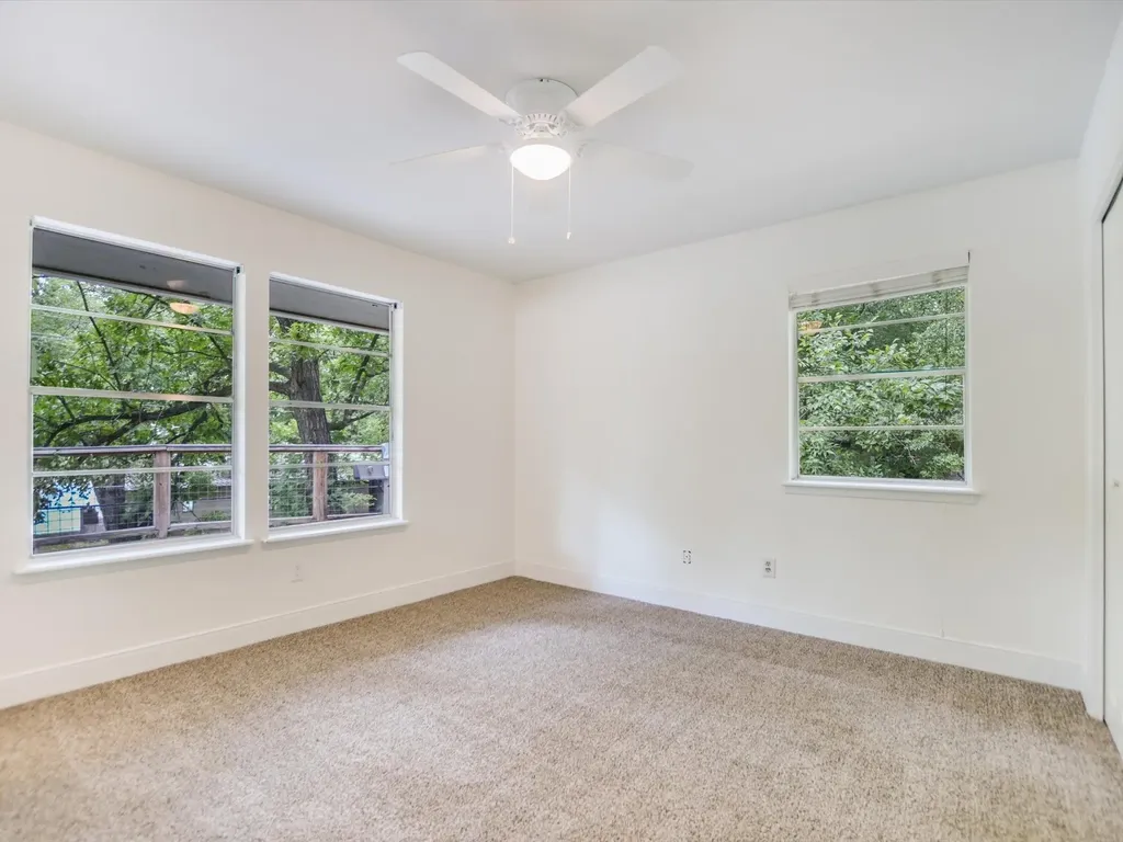 2903B Edgewater Drive Austin TX 78733