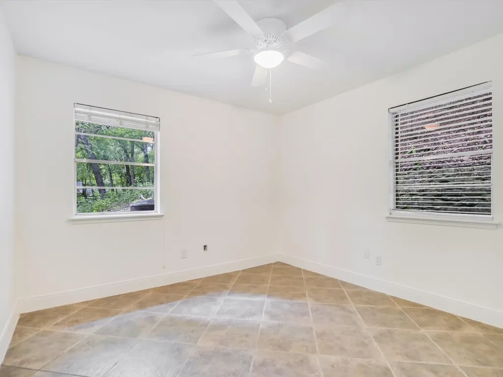 2903B Edgewater Drive Austin TX 78733