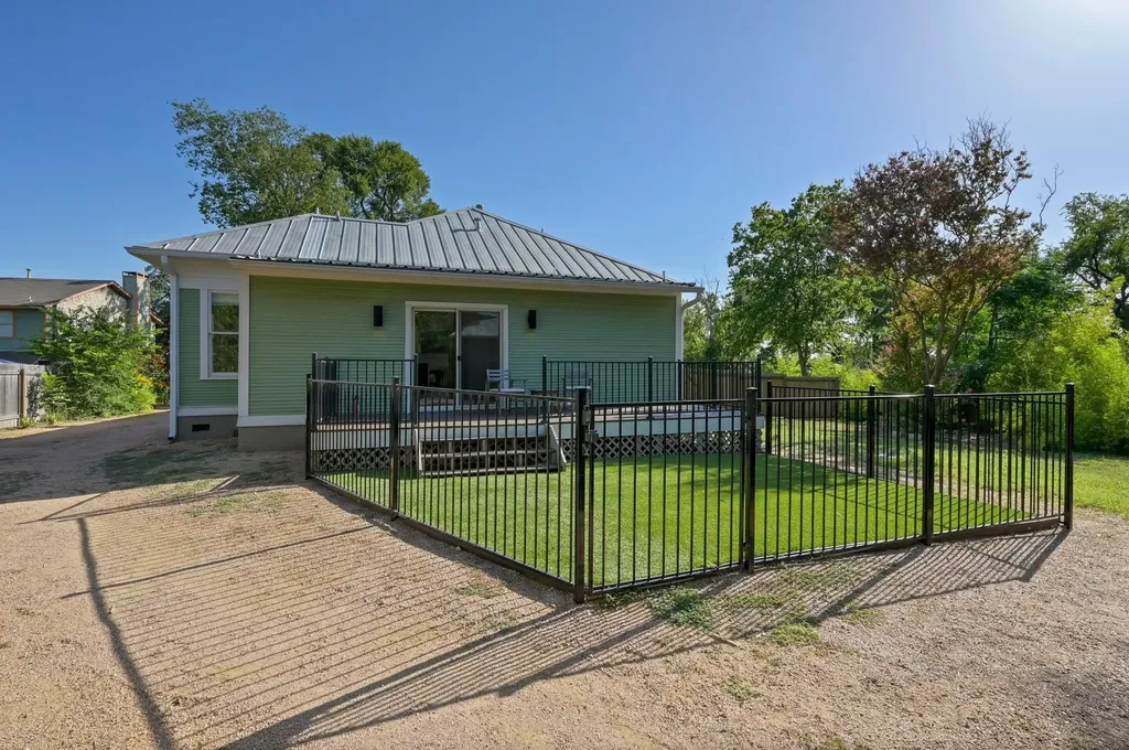 1603 Taylor Gaines Street Austin TX 78741