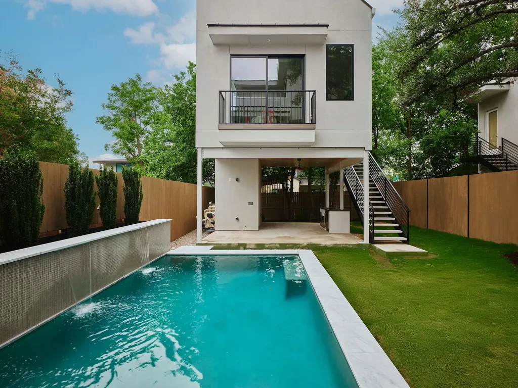 1213 Karen Austin TX 78757