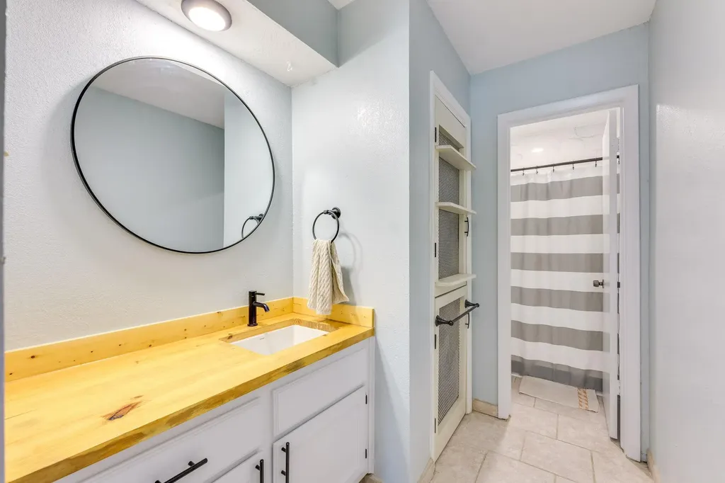 4307 1st Street S Austin TX 78745