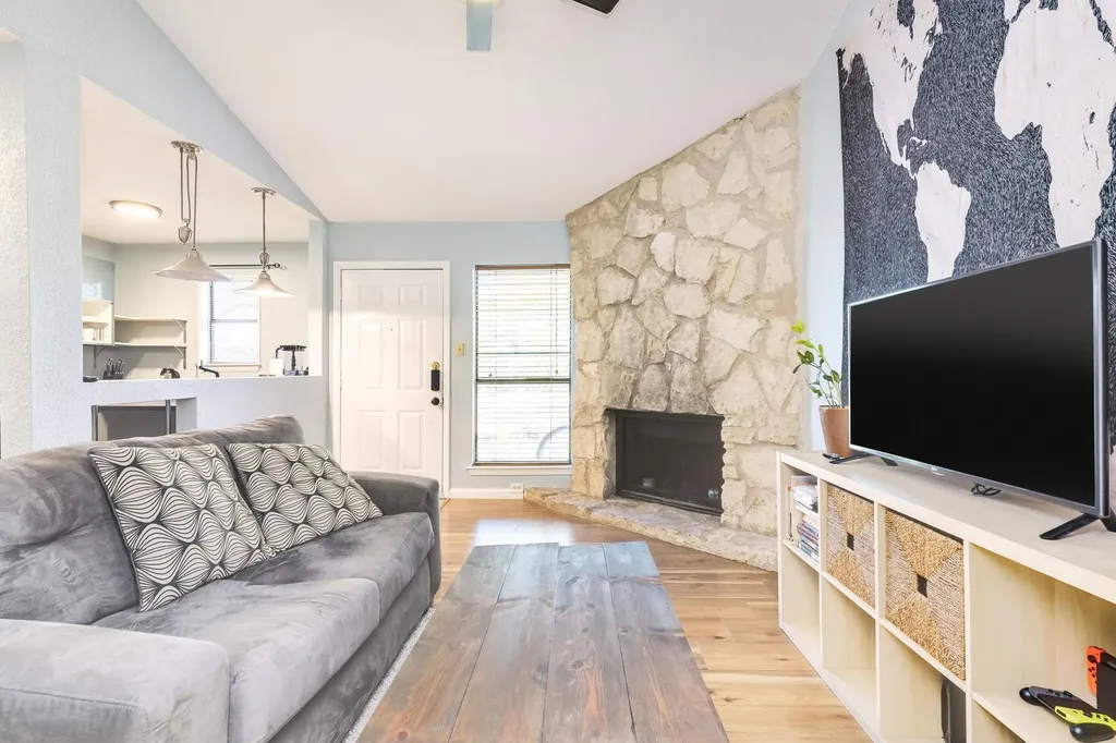 4307 1st Street S Austin TX 78745