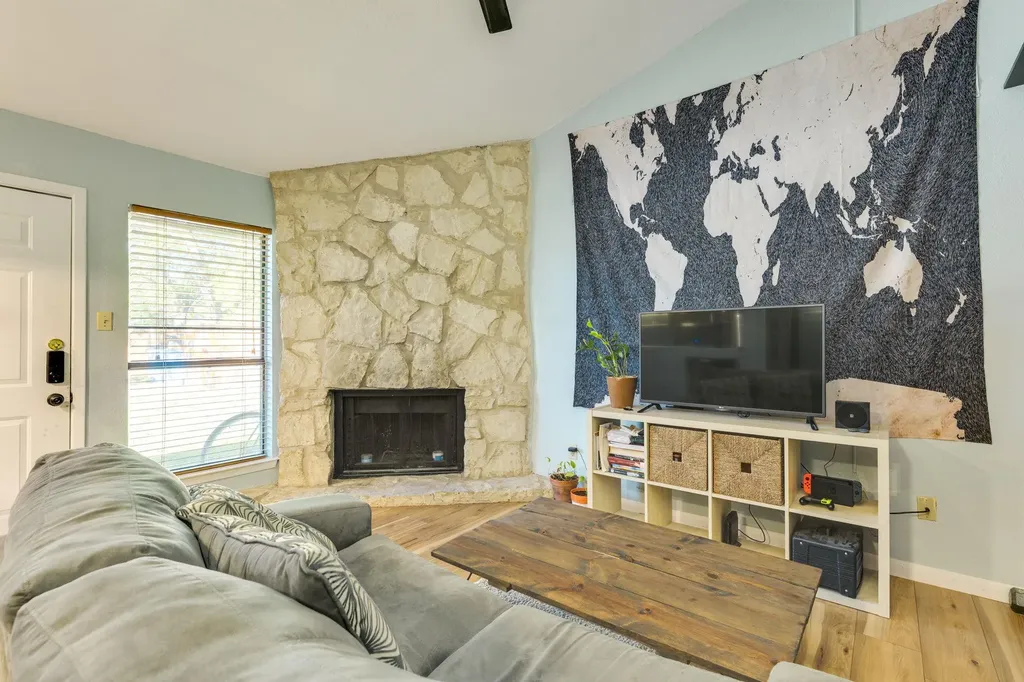 4307 1st Street S Austin TX 78745