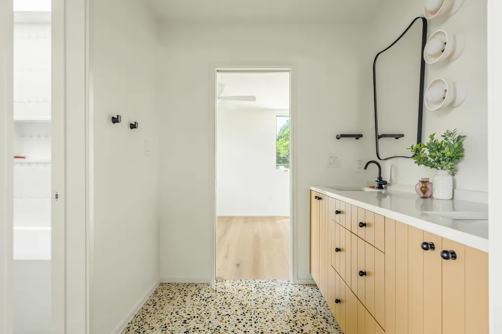 4504 Chiappero Trail Austin TX 78731