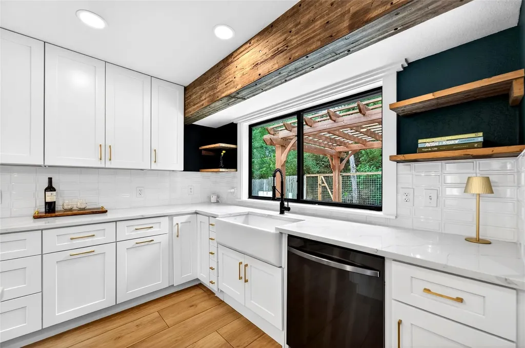 6703 Danwood Drive Austin TX 78759