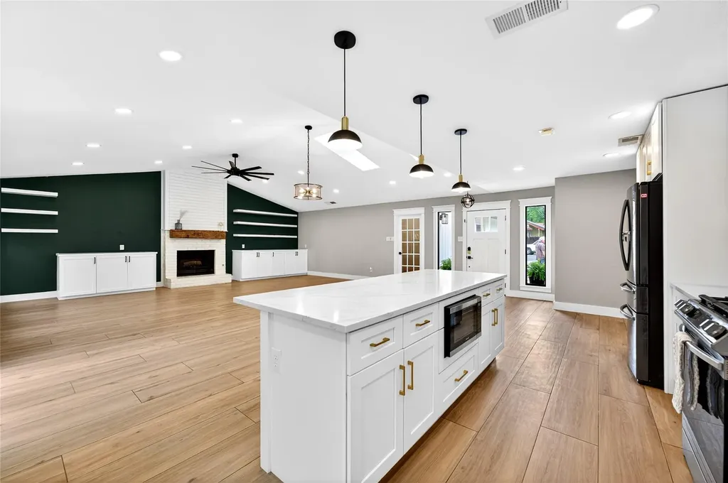 6703 Danwood Drive Austin TX 78759
