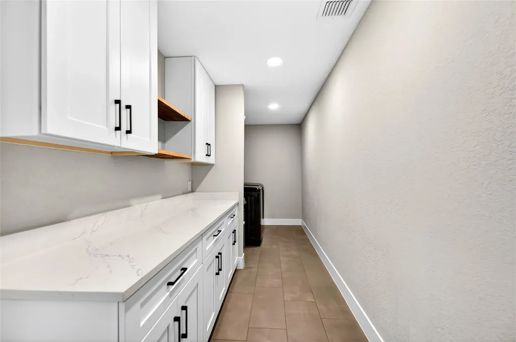 6703 Danwood Drive Austin TX 78759
