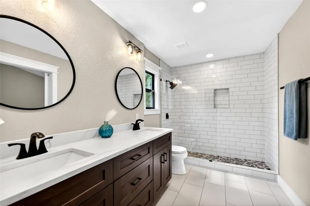 6703 Danwood Drive Austin TX 78759