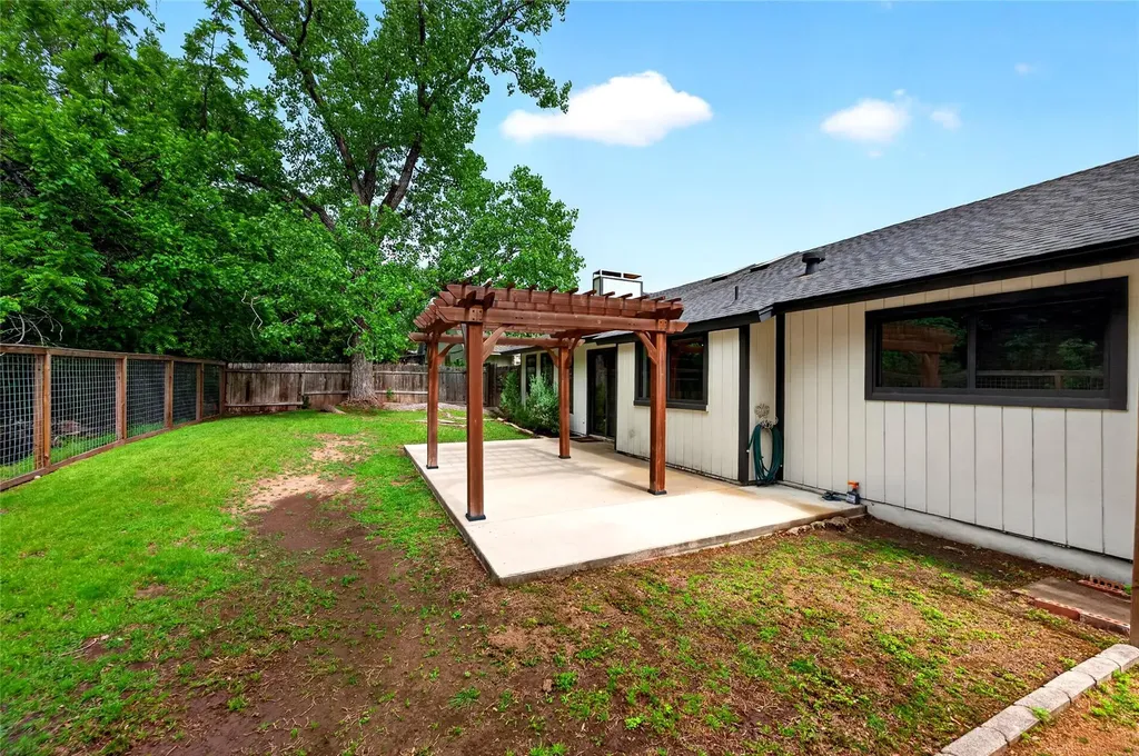 6703 Danwood Drive Austin TX 78759