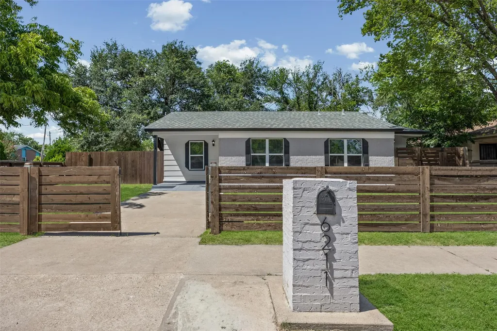 6211 Palm Circle Austin TX 78741