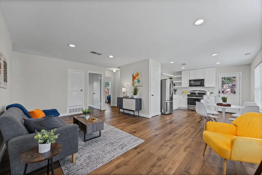 6211 Palm Circle Austin TX 78741