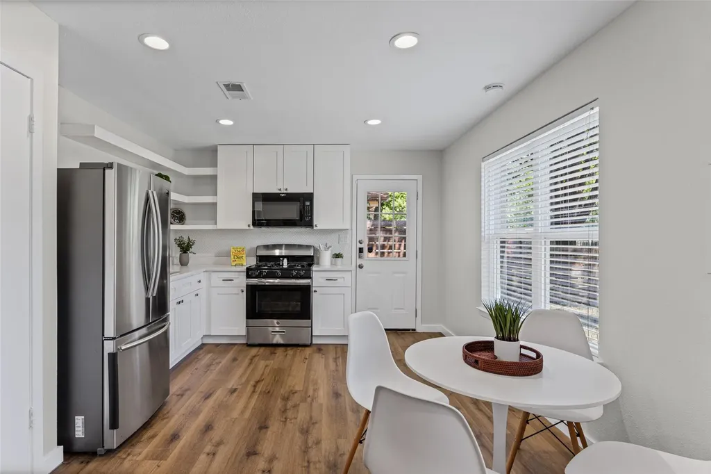 6211 Palm Circle Austin TX 78741