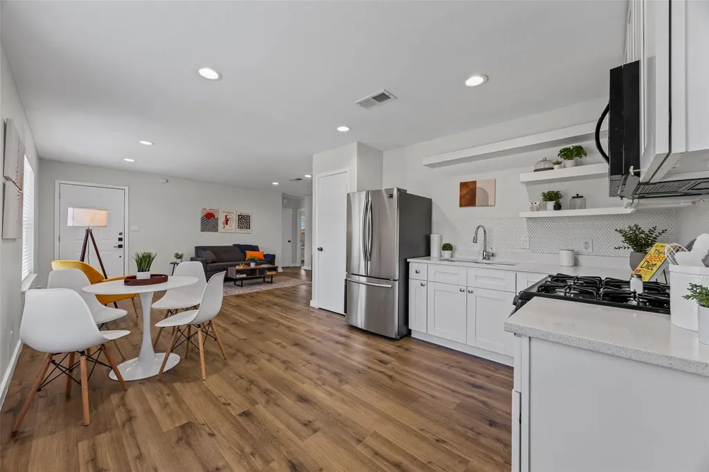 6211 Palm Circle Austin TX 78741