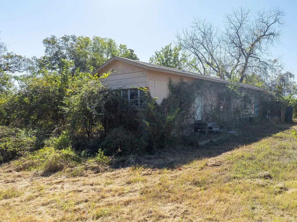 5015 Maufrais Lane Austin TX 78744