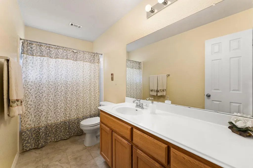 810 Hilltop Drive Leander TX 78641