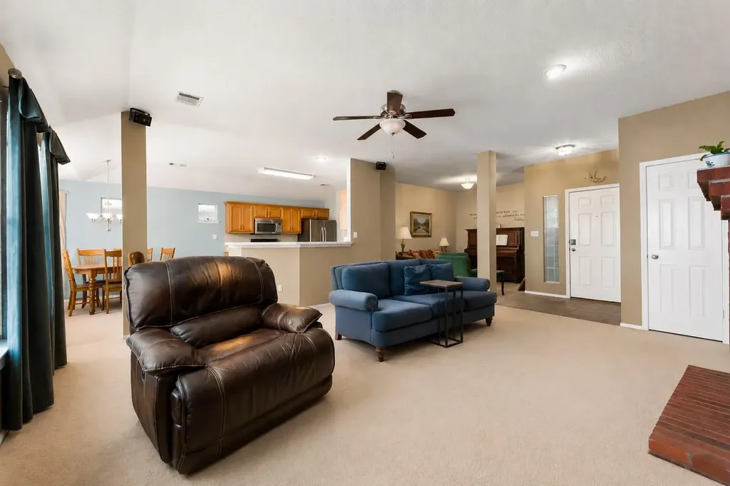 810 Hilltop Drive Leander TX 78641