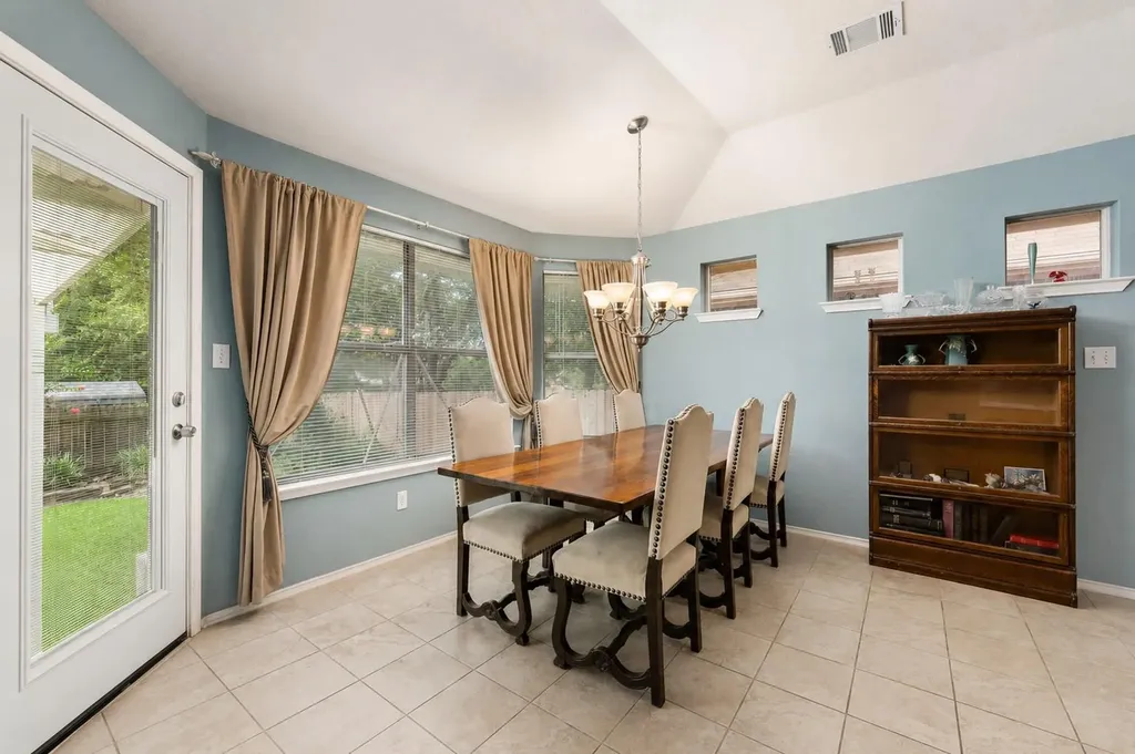 810 Hilltop Drive Leander TX 78641