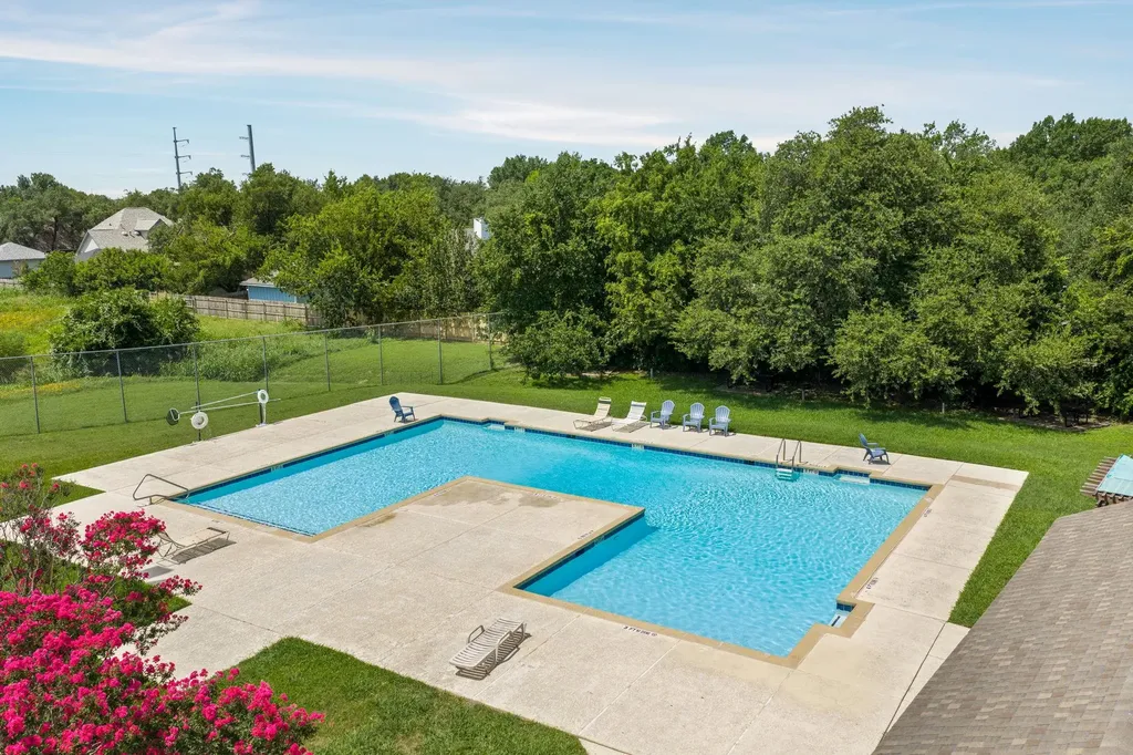810 Hilltop Drive Leander TX 78641