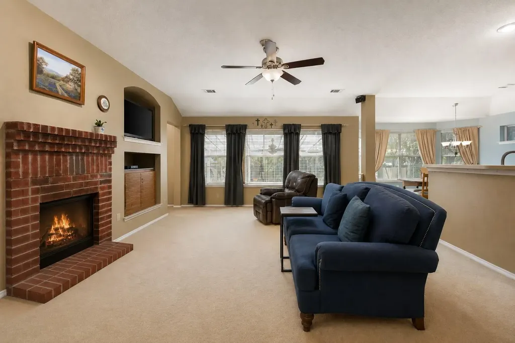 810 Hilltop Drive Leander TX 78641