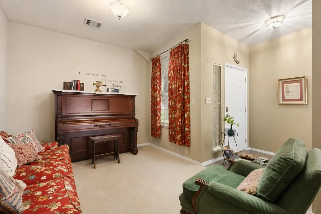 810 Hilltop Drive Leander TX 78641