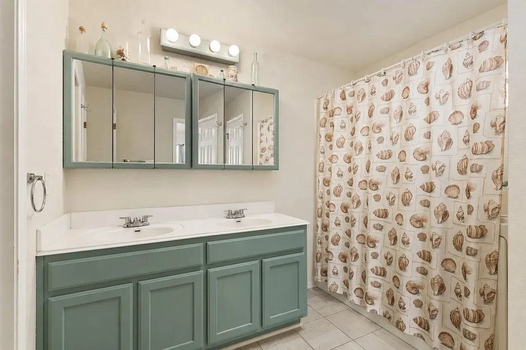 810 Hilltop Drive Leander TX 78641
