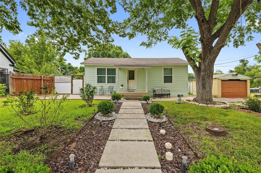 718 Kimbro Street Taylor TX 76574