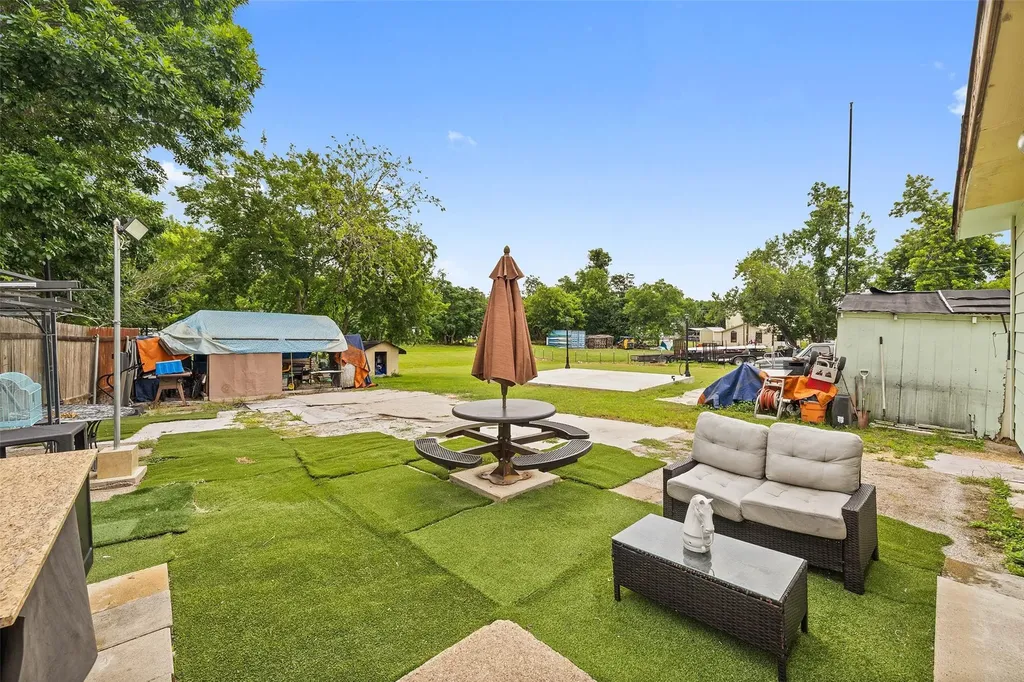 718 Kimbro Street Taylor TX 76574