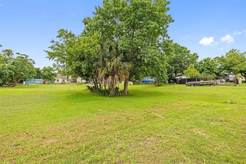 718 Kimbro Street Taylor TX 76574
