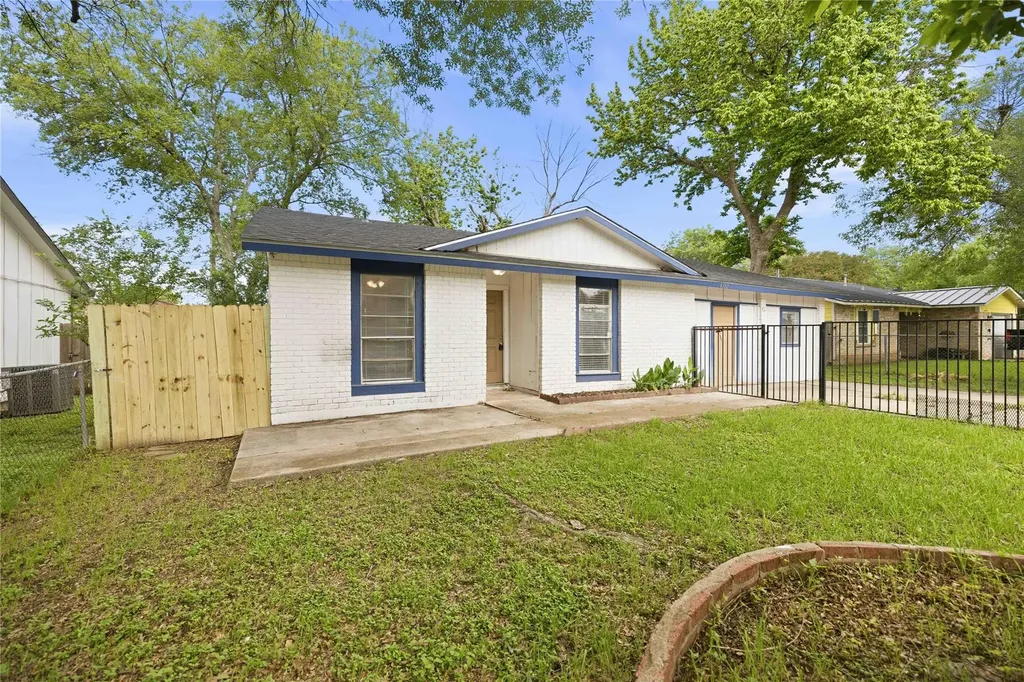 4502 Turnstone Drive Austin TX 78744