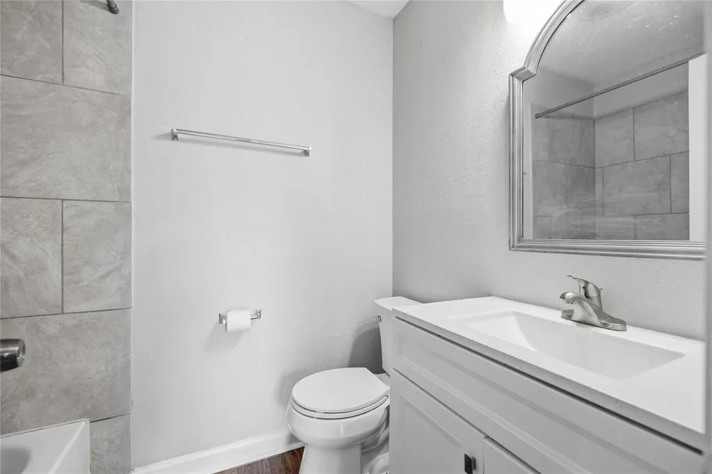 4502 Turnstone Drive Austin TX 78744