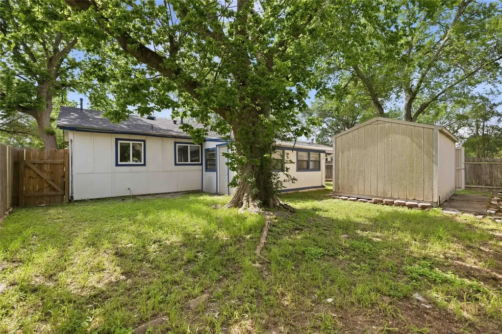 4502 Turnstone Drive Austin TX 78744