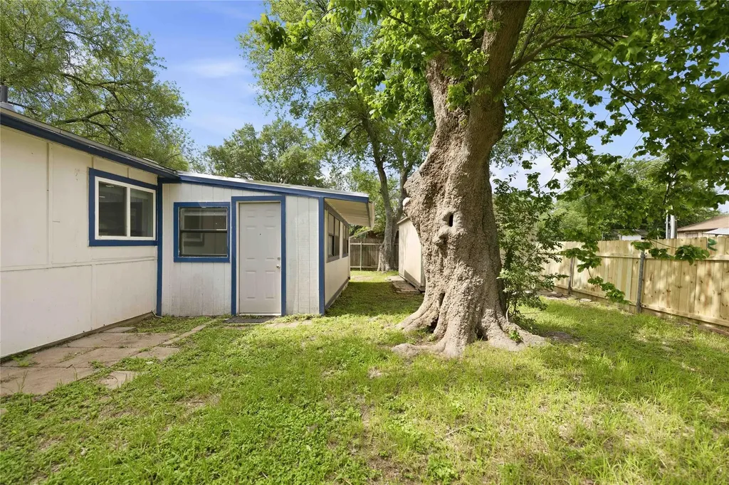 4502 Turnstone Drive Austin TX 78744