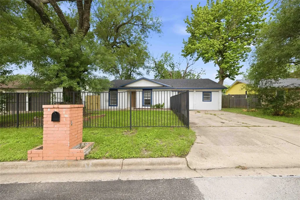 4502 Turnstone Drive Austin TX 78744