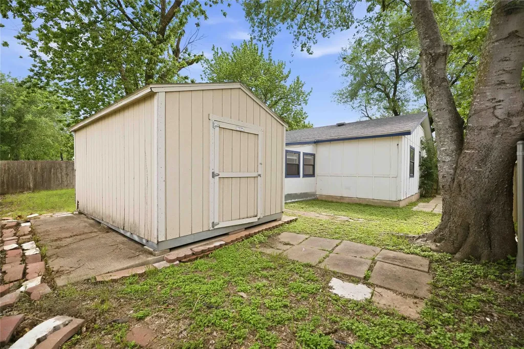 4502 Turnstone Drive Austin TX 78744