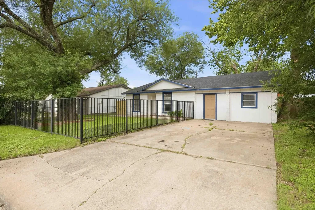 4502 Turnstone Drive Austin TX 78744