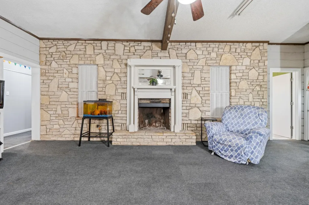 914 6th Street Blanco TX 78606