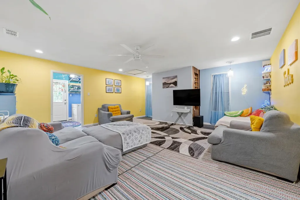 914 6th Street Blanco TX 78606