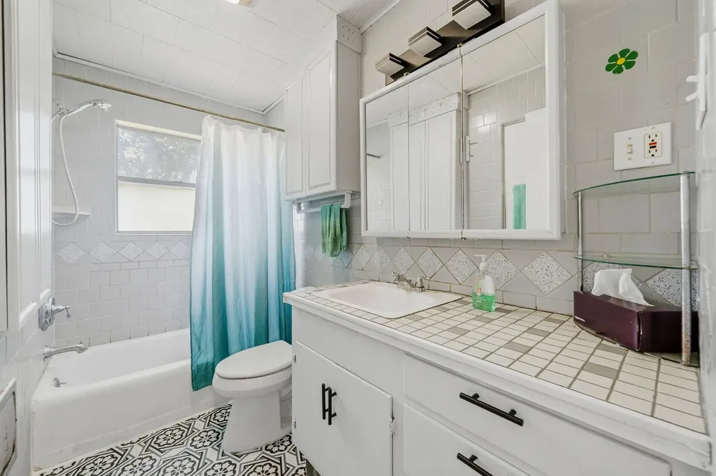 914 6th Street Blanco TX 78606