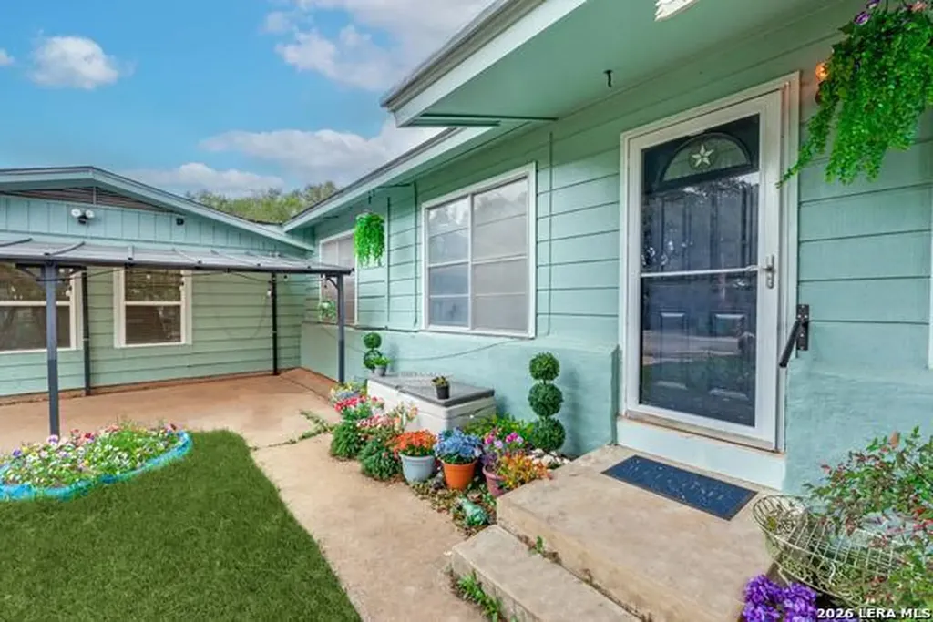 914 6th Street Blanco TX 78606