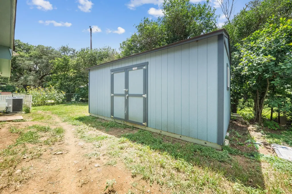 914 6th Street Blanco TX 78606