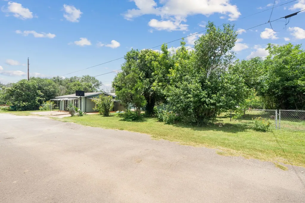 914 6th Street Blanco TX 78606